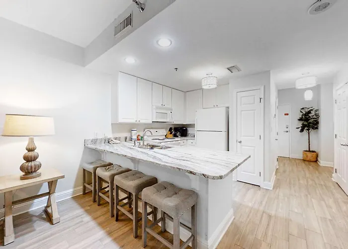Gulf-front W Access Wifi Balcony & Shared Pools Hot Tubs & Gym * Gulf Shores