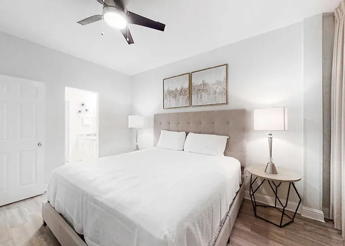 Gulf-front W Access Wifi Balcony & Shared Pools Hot Tubs & Gym *