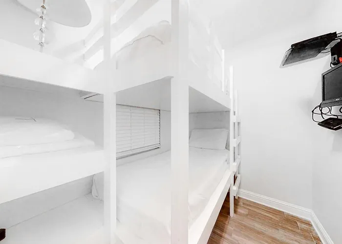 Gulf-front W Access Wifi Balcony & Shared Pools Hot Tubs & Gym